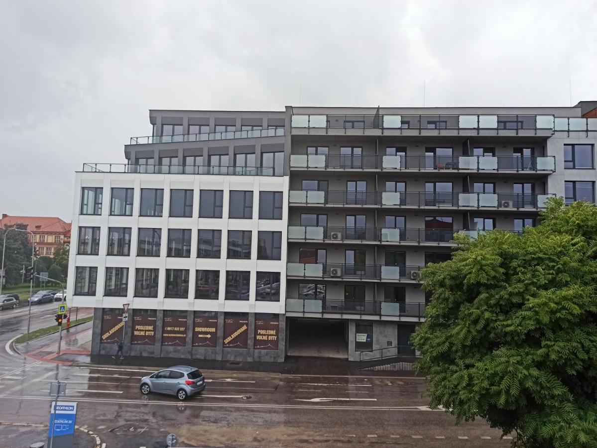 Taban Halifax Apartment - City Center & Free Parking Nitra Bagian luar foto