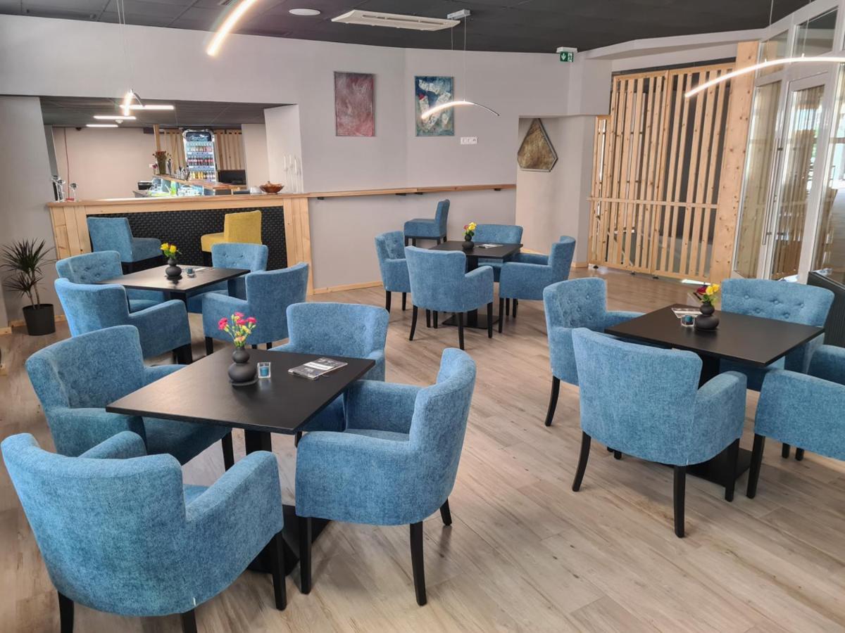 Taban Halifax Apartment - City Center & Free Parking Nitra Bagian luar foto